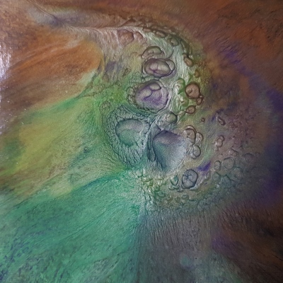 acrylic pour metallic finish picture