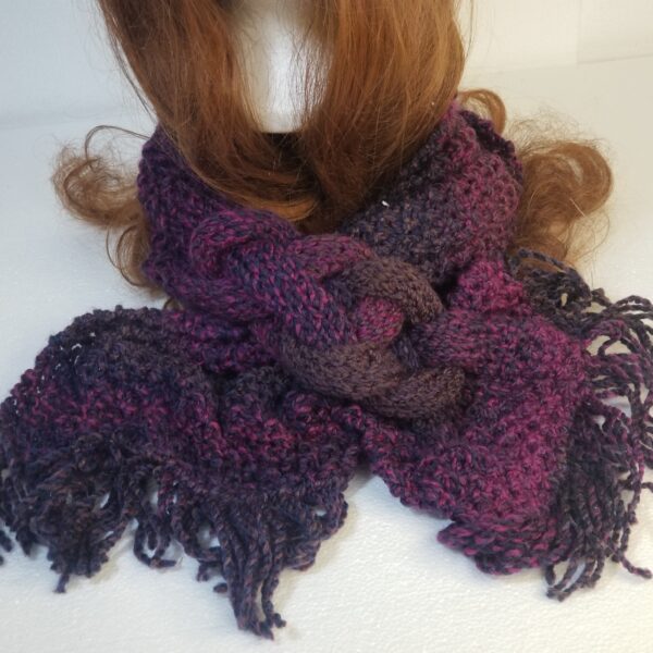 Celtic knot scarf close up