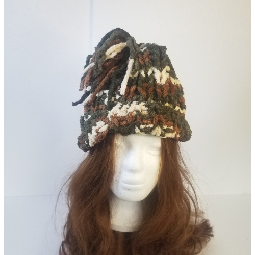 Chenille beanie with tassel