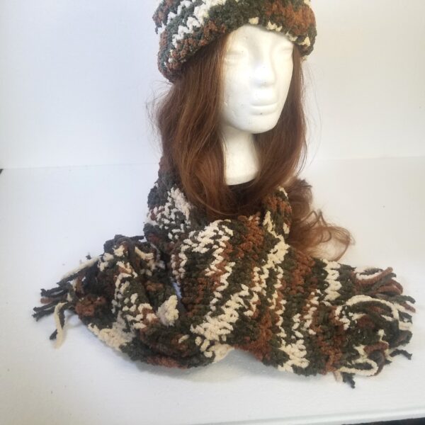 chenille beanie and scarf set close up scarf
