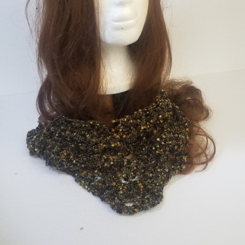 metallic short scarf collar