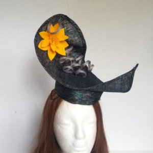 Black and metallic leaf twist hat