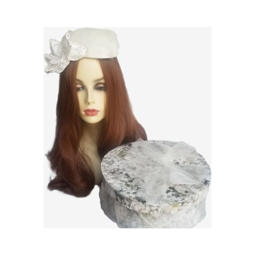 ivory coloured fascinator