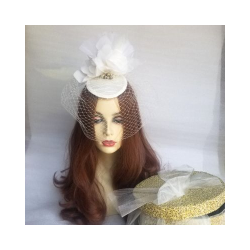 Ivory fascinator