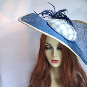 Wide brim blue and lattice