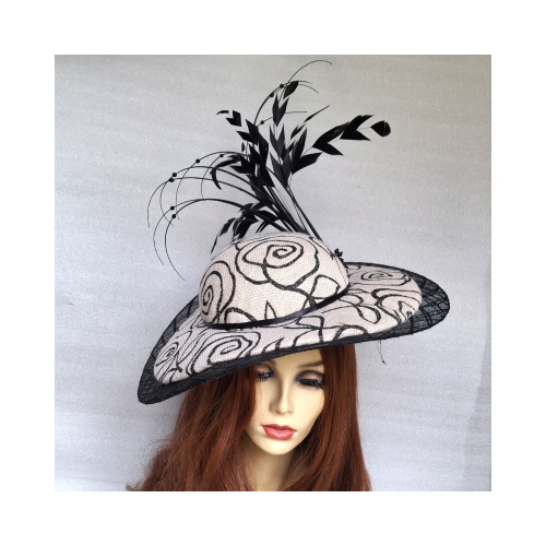 roses brimmed