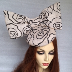 roses button hat